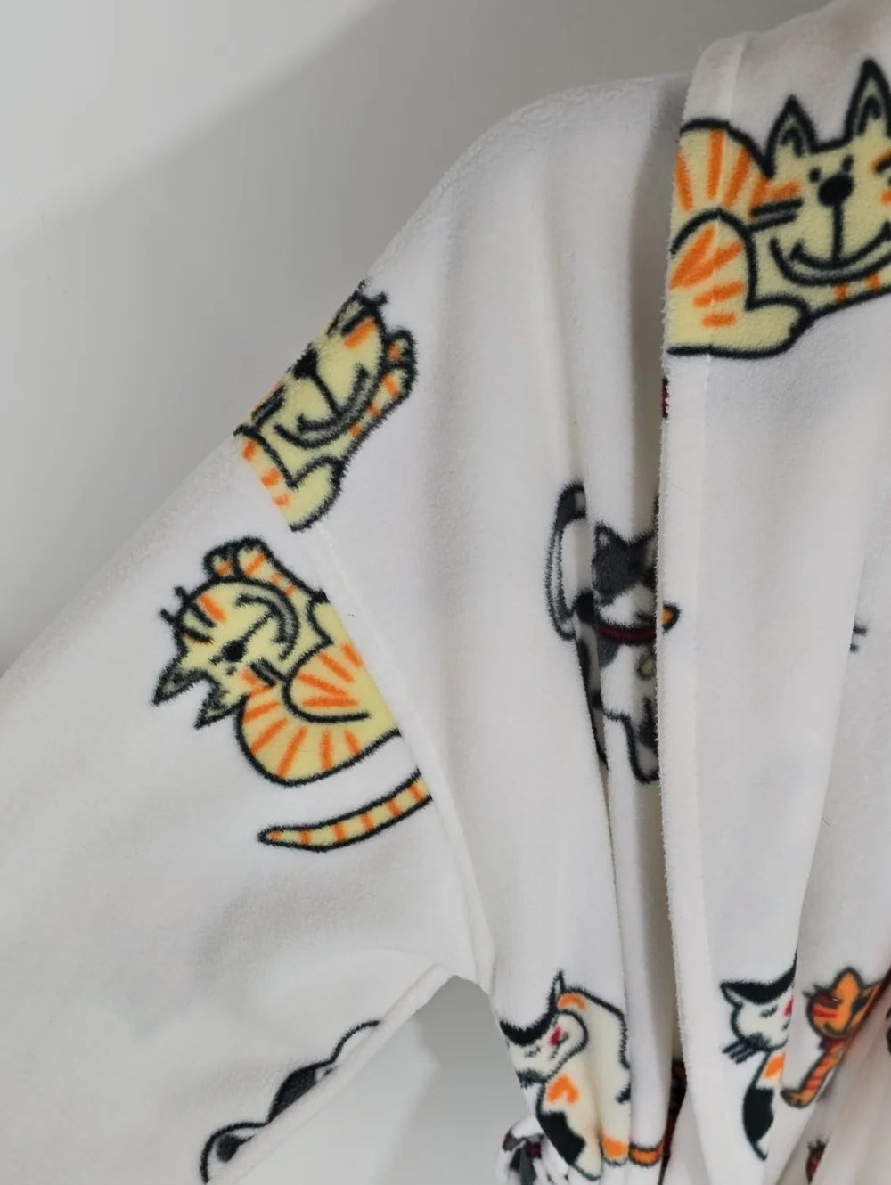 {Aegan Apparel} Soft Cat Print Fleece Robe White - ONE SIZE